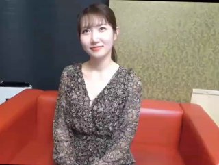 2023-11-16【赵探花】酒店约操外围小少妇，168CM苗条大长腿，开档黑丝沙发上操